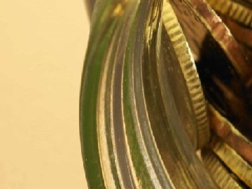 博通加入OpenAI“朋友圈”后股价收涨近10%：定制芯片基本完成设计，明年量产